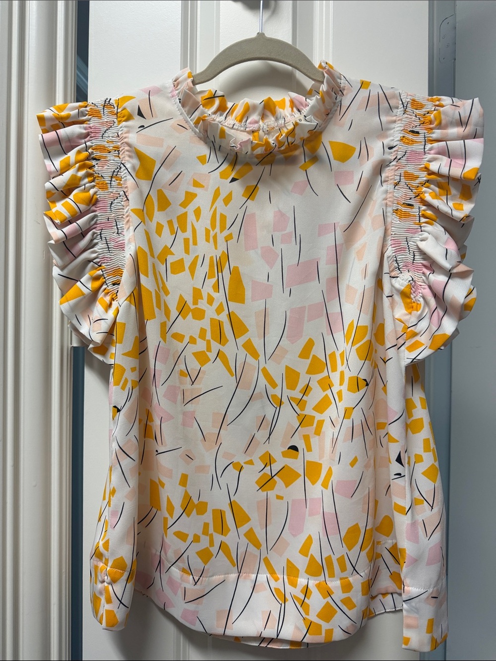 JODIFL Yellow & Pink Abstract Ruffle Sleeve Blouse